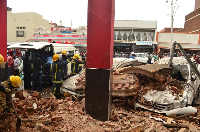 Nandos building collapses.jpg1