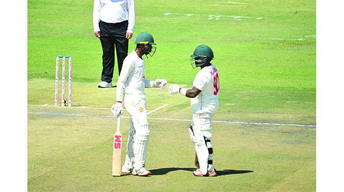 Kaia top scores for Zimbabwe on horrible opening day of first cricket Test against Pakistan